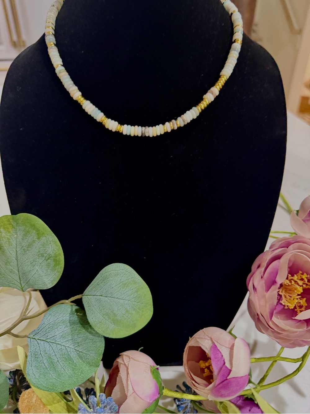 Delicate Gold Tone and Ivory Beaded Choker Necklace Multicolor